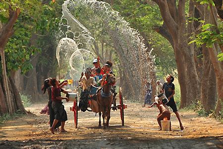 Myanmar Thingyan Water Festival - Vietnam Tour