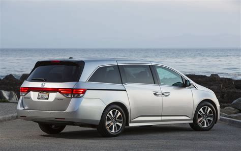 2015 Honda Odyssey Touring Elite review notes