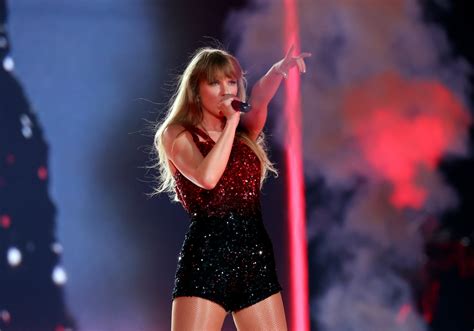 Here's Everything Taylor Swift Wore and Sang During the Eras Tour Opening Night | Glamour