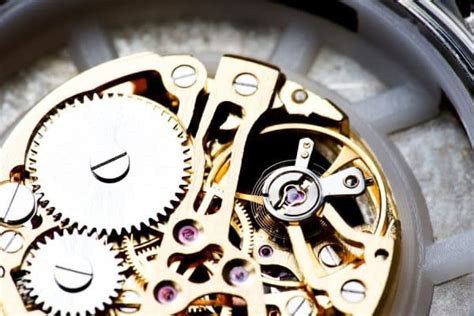 A Guide to Swiss Watch Movements - ROMLICEN