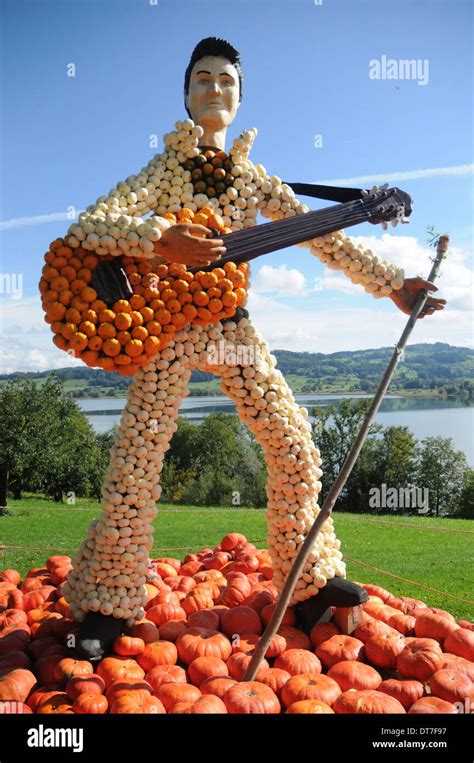 Elvis Presley Pumpkin Sculpture Stock Photo - Alamy