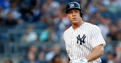 Aaron Judge begins swinging a bat fpr New York Yankees