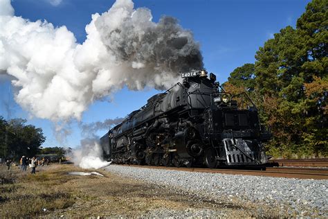 Big Boy etiquette: How to see Union Pacific Big Boy 4014 safely - Trains