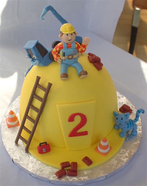 Adorable Bob the Builder Cake - Between The Pages Blog