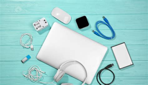 14 Best & Must Have Laptop Accessories (2018) For You to Buy!