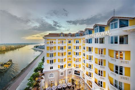 Là một trong những khách sạn 5 sao đầu tiên ở Thành phố Hội An, Hotel Royal Hoi An luôn là điểm ...