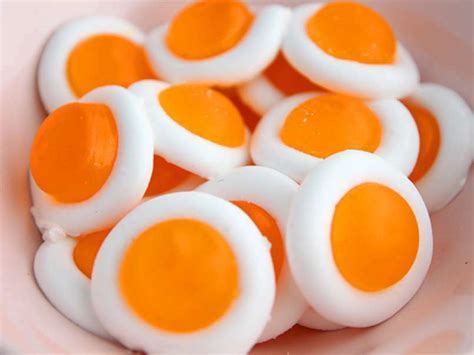 Easy gummy fried eggs, Recipe Petitchef