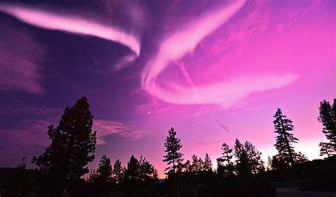 Amazing Purple Aurora Borealis - XciteFun.net