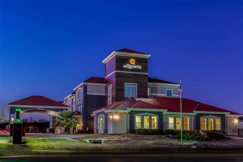 La Quinta Inn & Suites by Wyndham Kerrville | Kerrville, TX Hotels