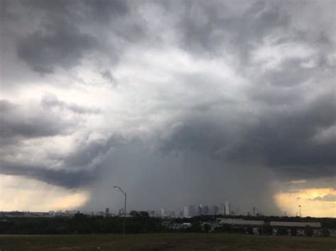 Like an atomic bomb: Apocalyptical microburst explodes over downtown Dallas Video - Strange Sounds