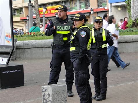 Police man - Police Women - Honduras - WageIndicator.org | Flickr