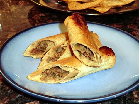 Cee in the Kitchen: Carne Machaca in taquitos and nachos