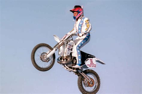 Daredevil Robbie Knievel Cause of Death, Wiki, Age, Biography, Education, Wife, Family, Career ...