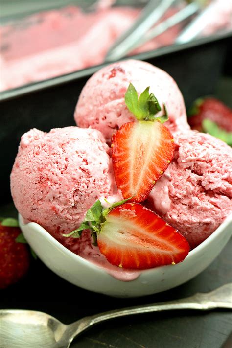 Easy Homemade Strawberry Ice Cream - Sweet Spicy Kitchen