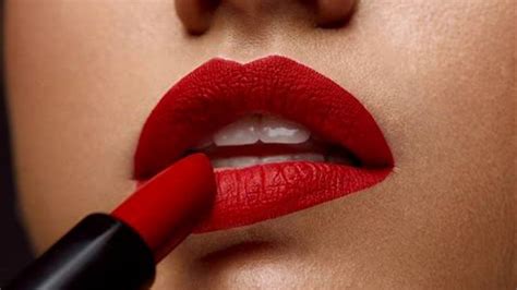 Best Long Wearing Lipstick 2024 - Barbi Carlota