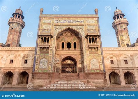 Wazir Khan Mosque, Pakistan Editorial Photography - Image of colorful ...