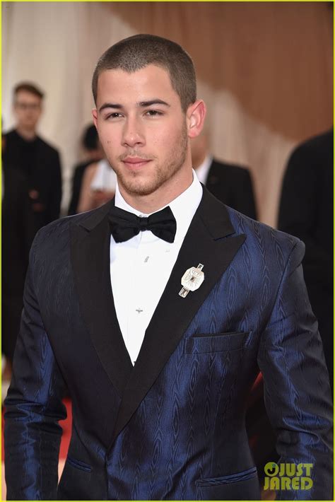 Nick Jonas Keeps It Sharp For Met Gala 2016 | Photo 964631 - Photo ...