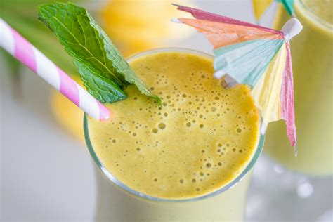 Sunshine Smoothie | Katie Stewart | Acne Nutritionist