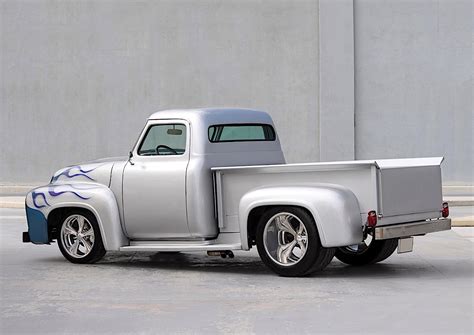 Custom 1955 Ford F-100 Is a Throwback to the Birth of the F-Series ...