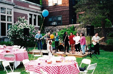 BBQ dinner party | Bbq dinner party, Bbq dinner, Dinner party