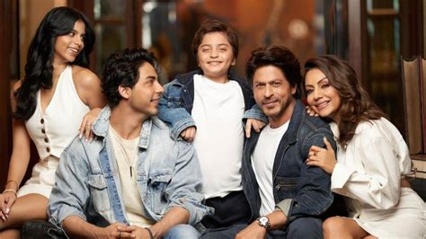 Shah Rukh Khan, Gauri Khan and kids ooze royalty in family pics