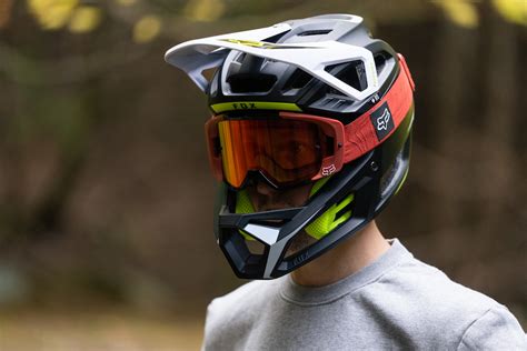 Review: The New Fox Proframe RS Helmet is Packed With Safety Features ...