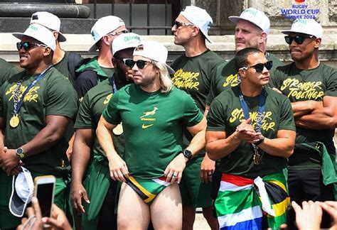 Faf de Klerk's speedo breaks the internet again [pictures] - AffluenceR