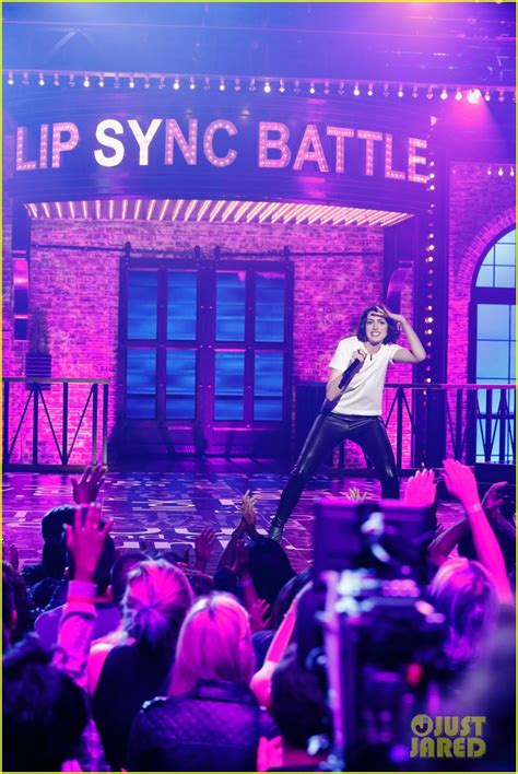 Anne Hathaway & Emily Blunt's 'Lip Sync Battle' - Full Video!: Photo ...