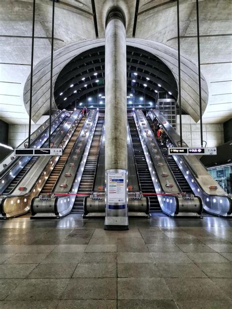 Canary Wharf Tube Station--London. : r/CityPorn