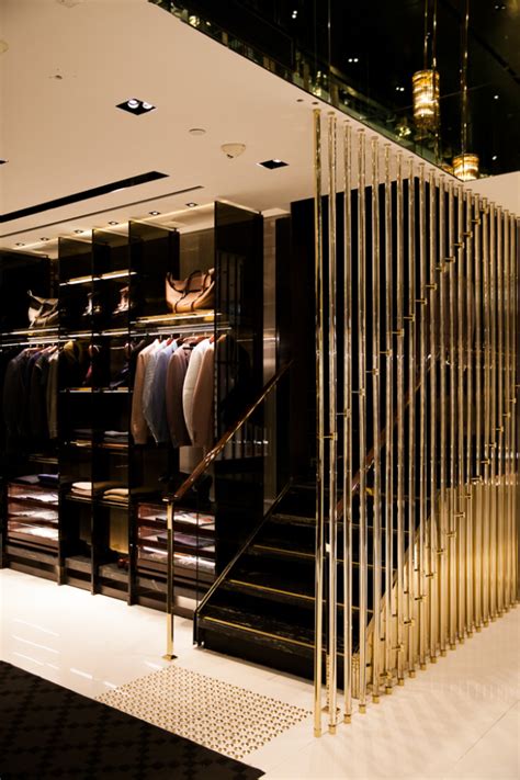 Gucci’s New Melbourne Store | Featured on Sharedesign.com | Store design interior, Retail space ...