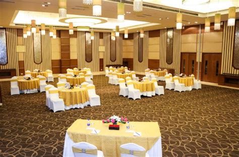 Radisson Blu Greater Noida, Noida | Banquet Hall | 5 Star Wedding Hotel ...