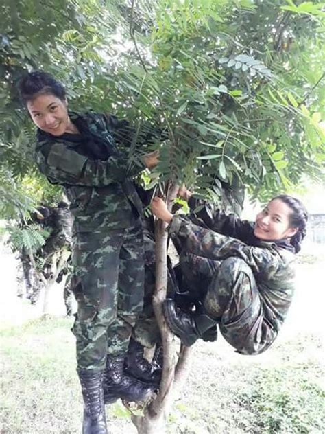 women s Royal Thai army Royal Thai Army, Camo Guns, All Races, Military Women, Army Uniform ...