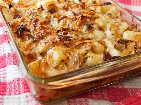 Polish Cabbage, Potato, and Bacon Casserole Recipe