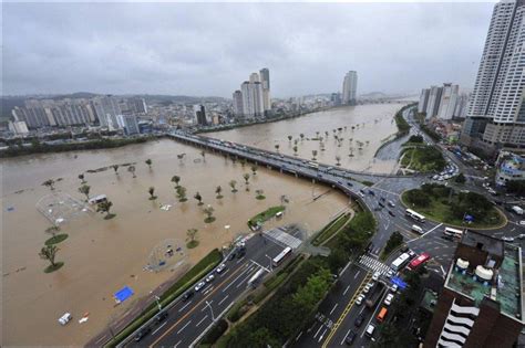 Devastating Typhoon with Winds So Strong That They Sent Rocks Flying ...