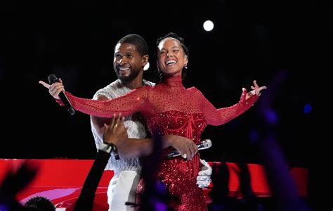 Usher brings out Alicia Keys during throwback Super Bowl Halftime Show performance