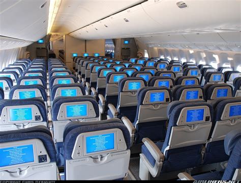 New Boeing 777-200 Interior Photos