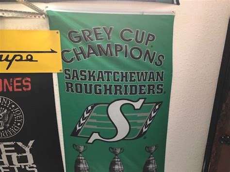 NO RESERVE GREY CUP CHAMPIONS SASKATCHEWAN ROUGHRIDERS COLLECTIBLE FLAG