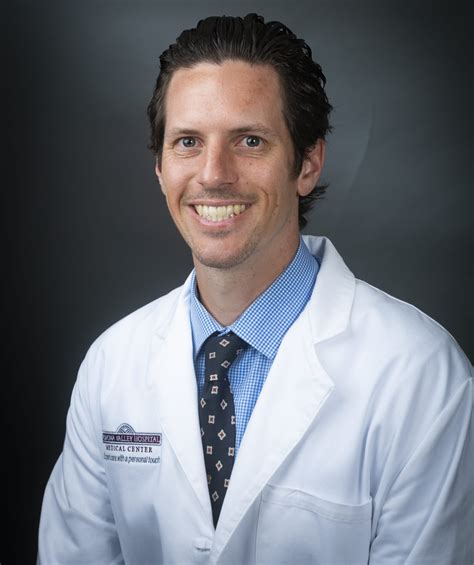 Ryan Mayer, MD | Board Certified Orthopaedic Surgeon in Pomona, CA