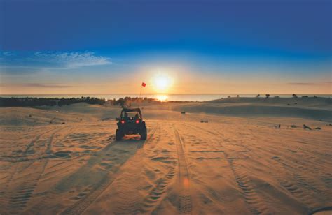 6 Places to Discover Amazing Sand Dunes in Michigan | Michigan