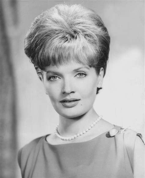 Brady Bunch’s Mom Florence Henderson Dies At 82