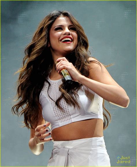 Selena Gomez: Los Angeles Concert Pics! | Photo 614939 - Photo Gallery | Just Jared Jr.