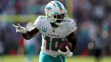 Dolphins' Tyreek Hill Sounds Off on Bills' Depleted Defense