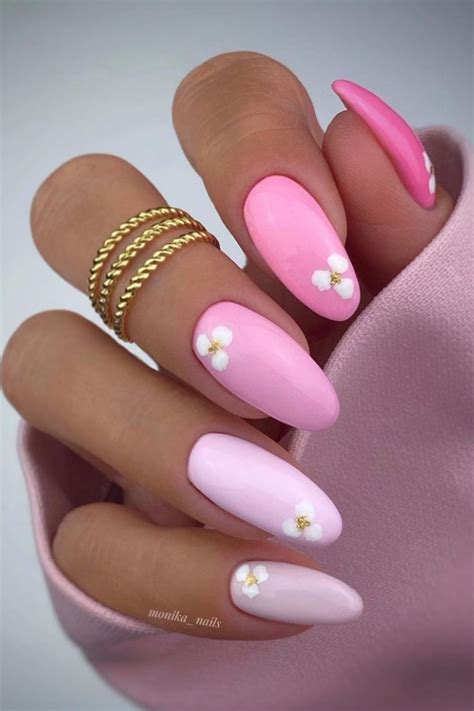 38 Trendy Almond-Shaped Nail Art for Summer Nails 2021