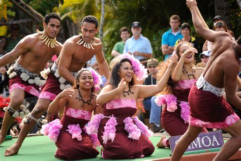 Polynesian Cultural Center on O‘ahu, Hawaii. Polynesian dancing. | Tradicional