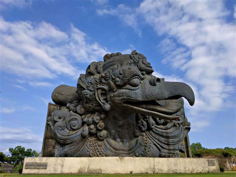 Garuda Wisnu Kencana Performances & Attraction - IdeTrips