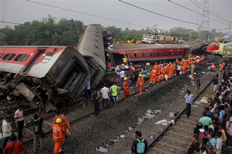 Train crash in India leaves over 280 dead, 900 injured | Daily Sabah