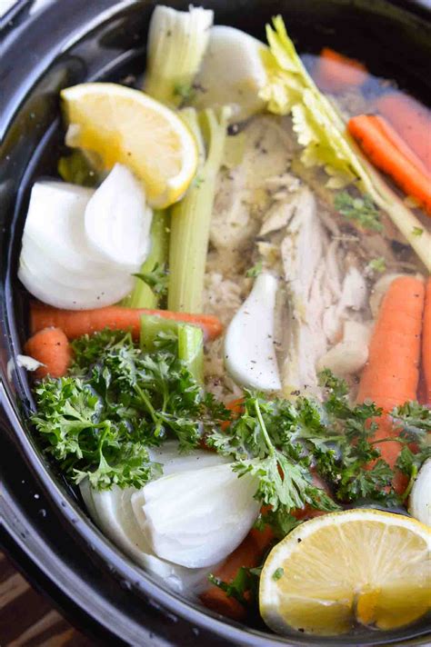 Homemade Chicken Stock Recipe (Whole30, Paleo) - WonkyWonderful