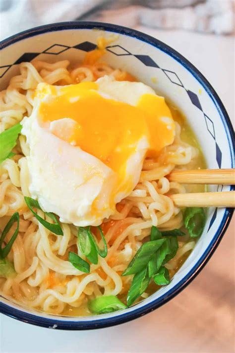 Ramen with Egg and Cheese - BeeyondCereal