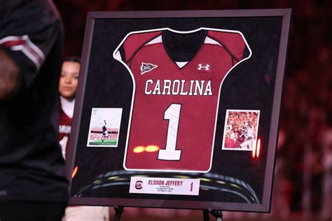 Look: Alshon Jeffery, an all-time South Carolina great, has his jersey retired