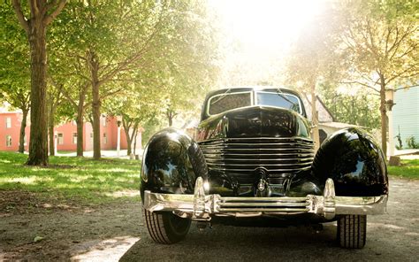 Collectible Classic: 1936-1937 Cord 810/812 - Automobile Magazine